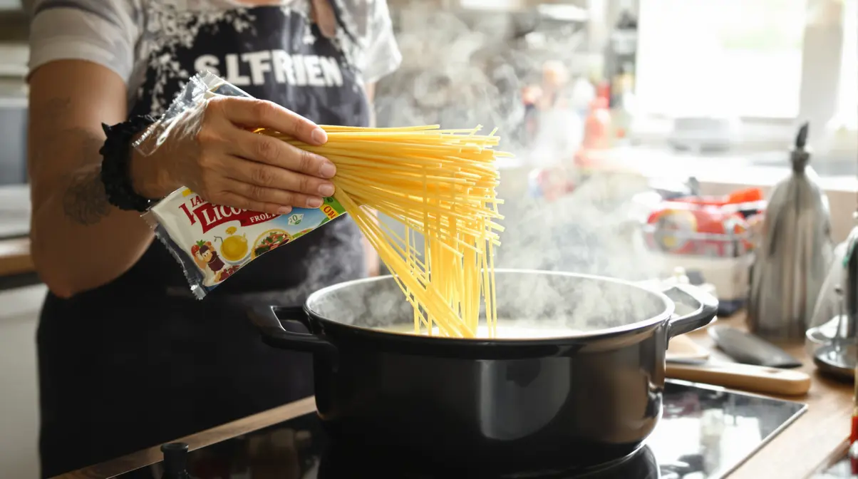 Les Italiens n’en reviennent pas : en France, on ferait cuire presque toutes les pâtes de la mauvaise façon Les Italiens n’en reviennent pas : en France, on ferait cuire presque toutes les pâtes de la mauvaise façon