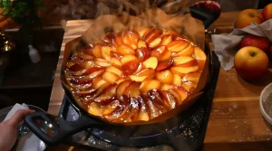 « Une poêle, et c’est tout » : mon gâteau aux pommes préféré sans allumer le four